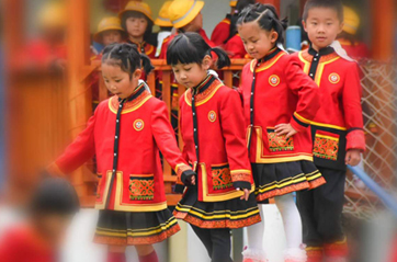民族校服，少數(shù)民族校服